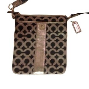 COPY - Coach crossbody signature c w/ silver meta…